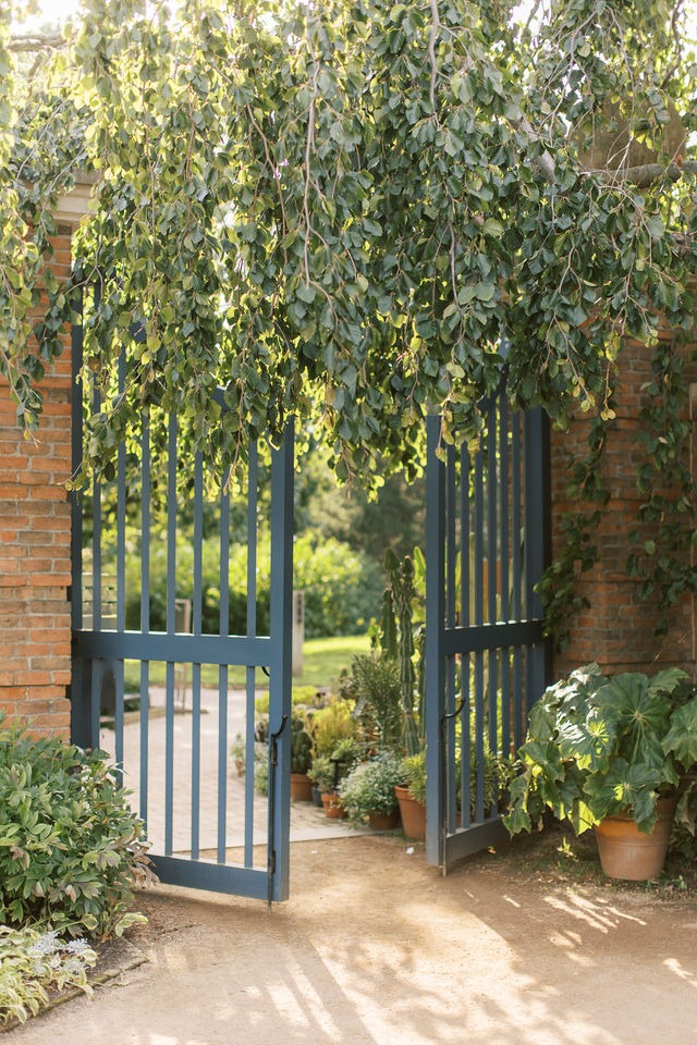 black steel gate at the chicago botanic garden, one of the most sought after outdoor wedding venues in chicago